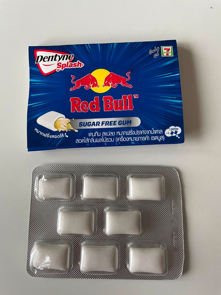 Red Bull Kaugummi Chewing Gum Dentyne Splash in Berlin