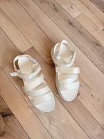 Orginal Ugg Sandalen Schuhe Pantoletten weiß/ np 120e Düsseldorf - Stadtmitte Vorschau