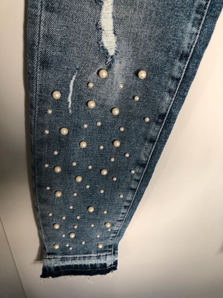 tolle ausgefallene Jeans mit Perlen von Pull&Bear Größe 34 ne in Augsburg