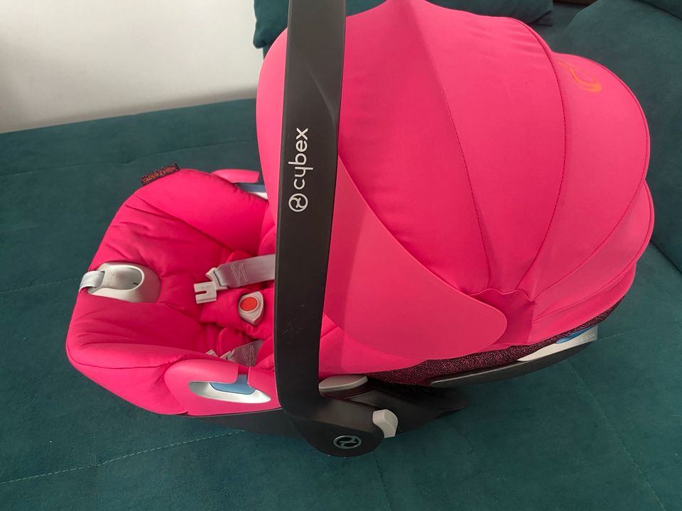 Cybex Cloud Z Babyschale + Sommerbezug in München