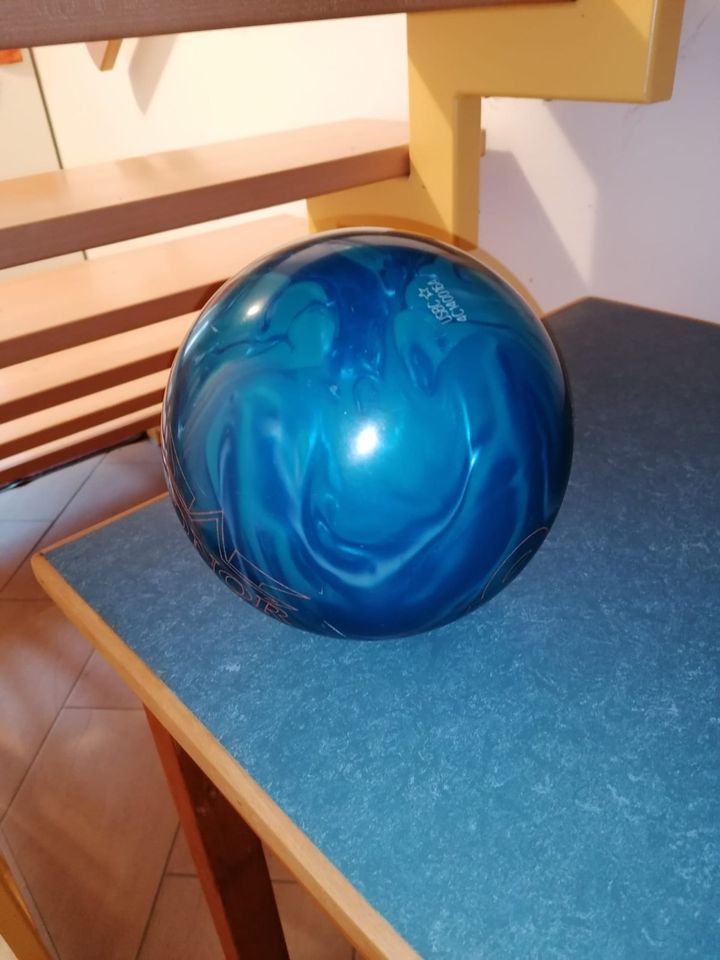 Bowlingball (12 lbs) - gebraucht - blau (Anwurfball) in Jena
