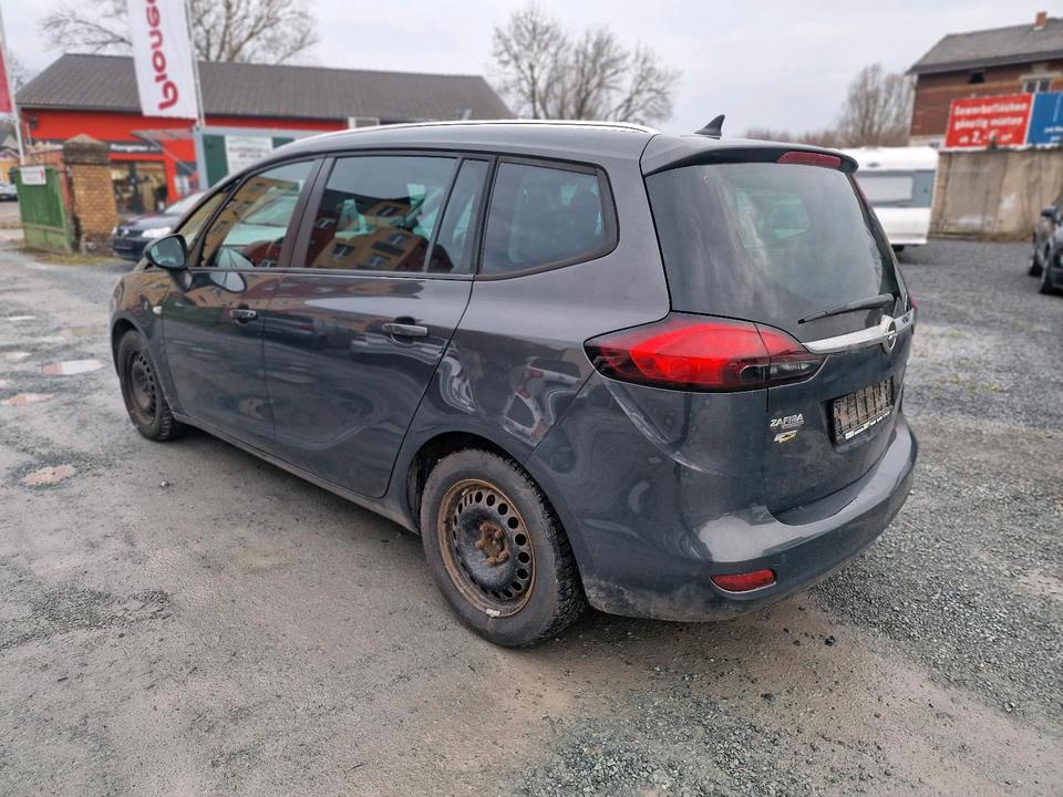 Opel Zafira C 2.0 CDTI KLIMAAUT. / NAVI / SITZHZG. TEXT LESEN ! ! in Münchenbernsdorf