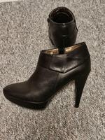 s Oliver Ankle Boots High Heels Leder schwarz  Gr. 38 Bayern - Aßling Vorschau