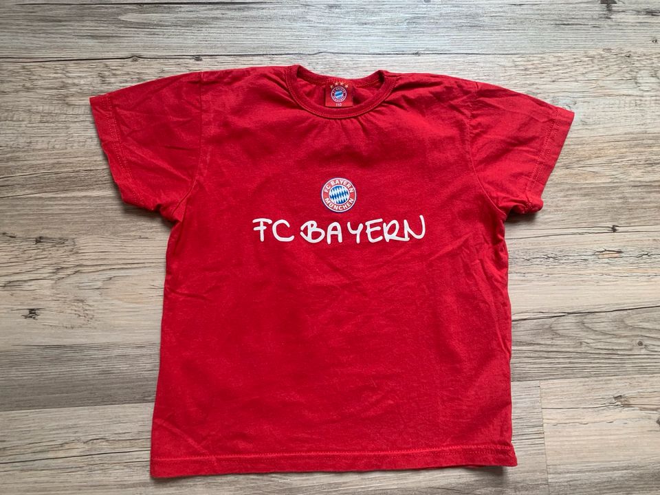 T-Shirt FC Bayern München/ Fanshirt♥️Gr 110 in Großobringen