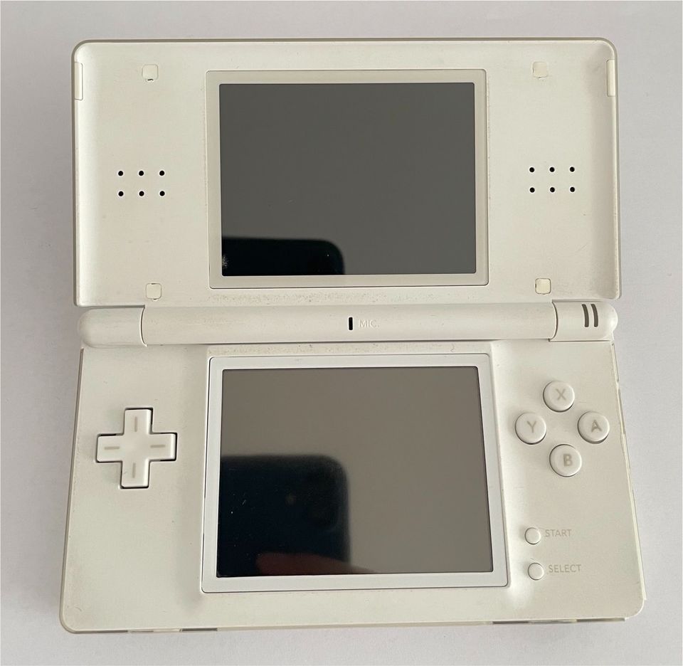 Nintendo DS Lite (NDSL) Weiß + Netzkabel in Künzelsau