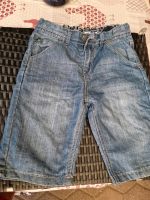 Schöne kurze Hose Jeans Gr. 146 3€ Bitte nur Abholung! Niedersachsen - Wienhausen Vorschau