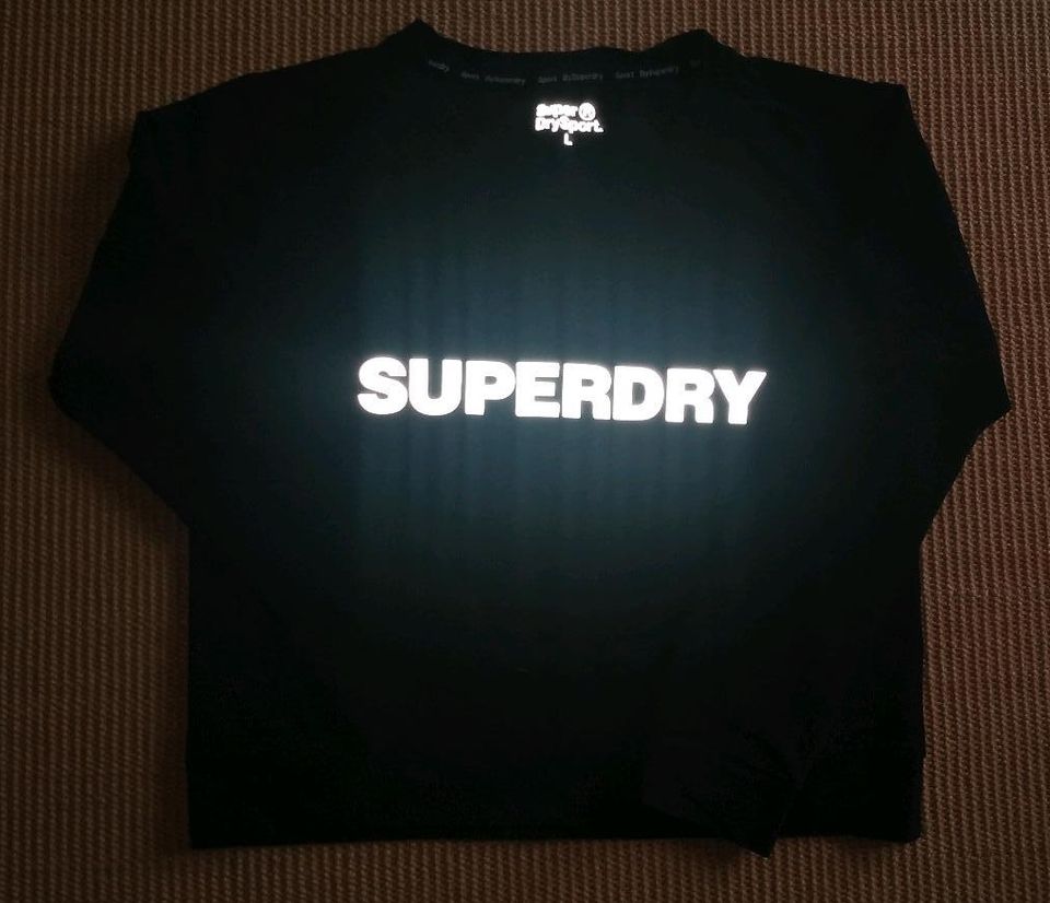 Superdry Sports Pullover, schwarz, Gr. L, eher Oversize in Seesen