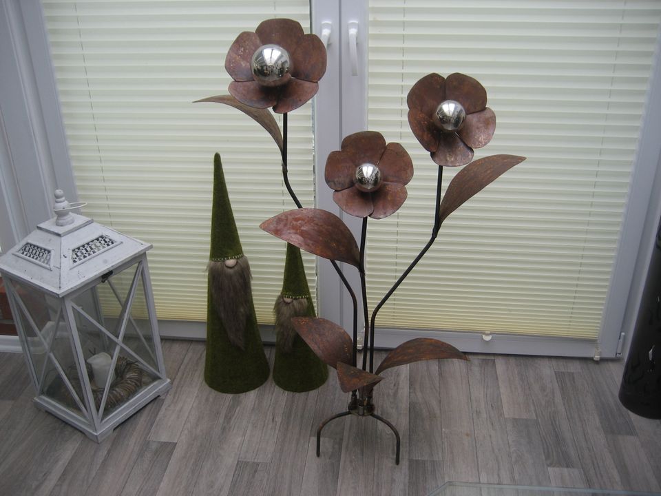 Metallblume mit 3 Blüten in Papenburg