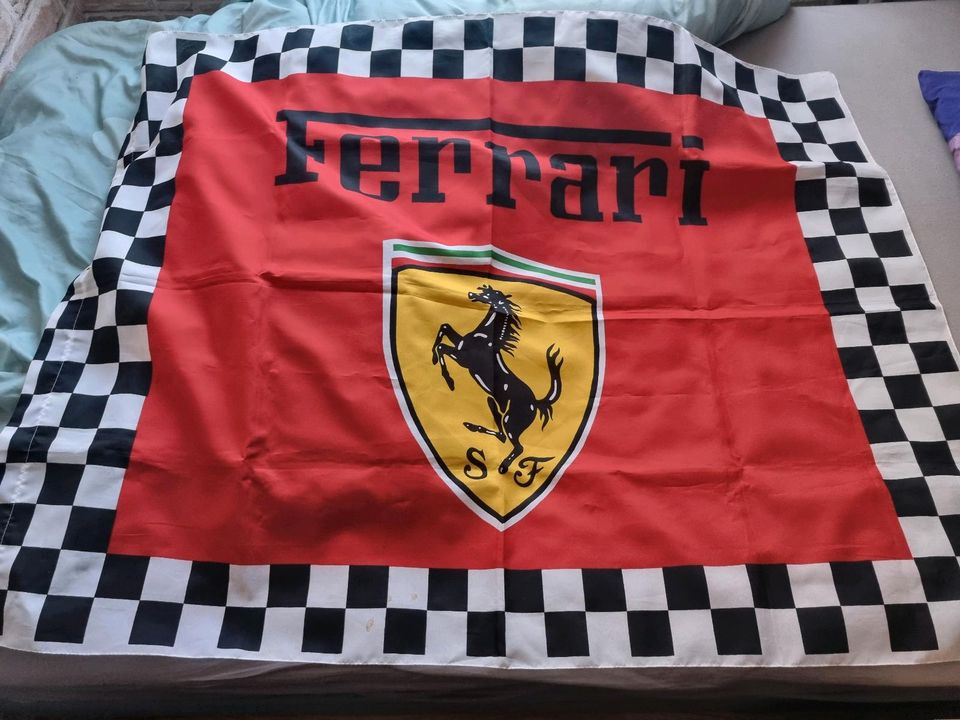 Original Ferrarie Flagge 130x100 in Leimen