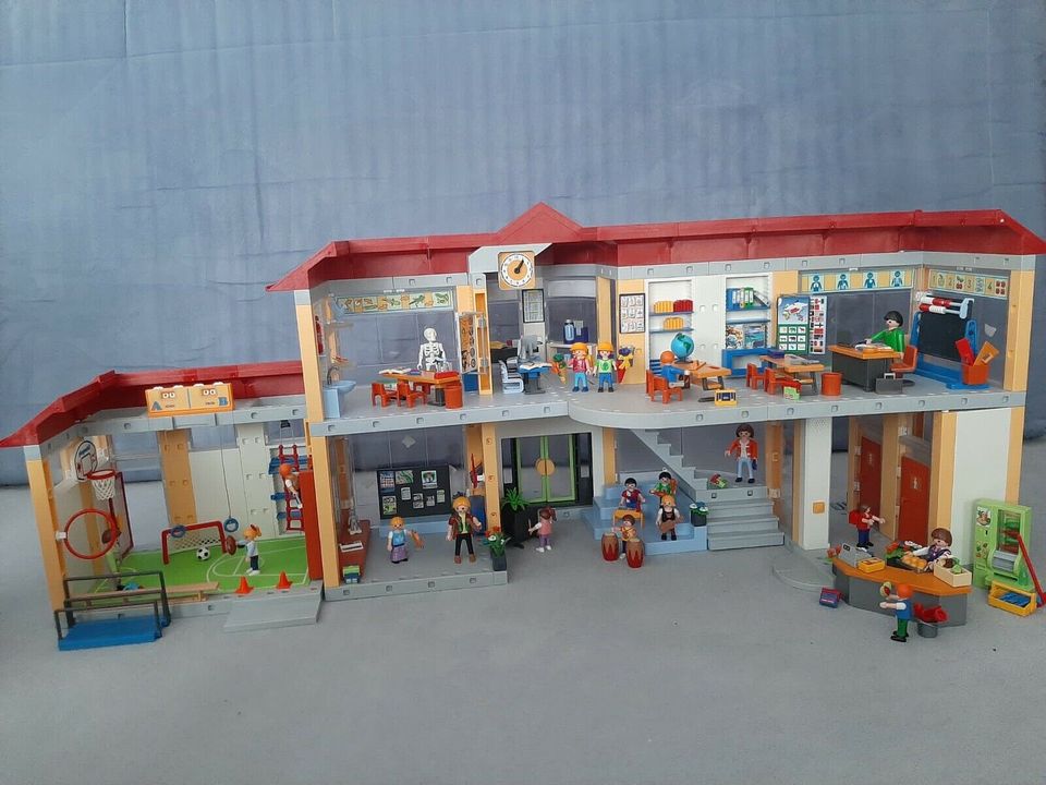 Playmobil Schule 4324 in OVP inkl. Turnhalle, Kiosk, Schulband in Rodgau