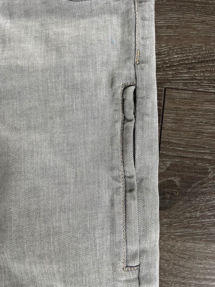 Burberry Jeans Gr. 158, grau, super Zustand! in Brakel