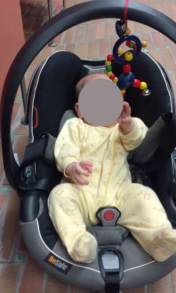 wie neu: Babyschale Kindersitz Izi Go von BeSafe, viele Vorteile in Freiburg im Breisgau