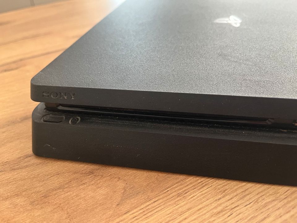 PlayStation 4 (slim) in Lünen