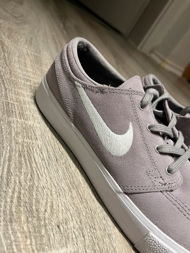 Nike SB Sneaker Atmosphere Grey in Frankenberg (Eder)