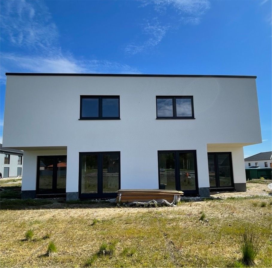 Moderne Neubau Doppelhaushälfte zur Vermietung in Suderburg