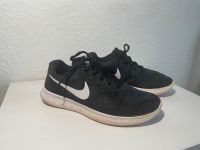 Nike Turnschuhe schwarz Gr. 37,5 Leipzig - Knautkleeberg-Knauthain Vorschau