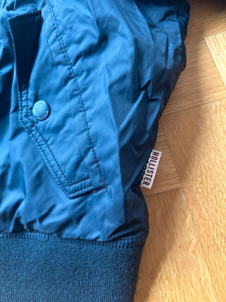 Hollister Jacke Bomberjacke Gr. S - blau in Nürnberg (Mittelfr)