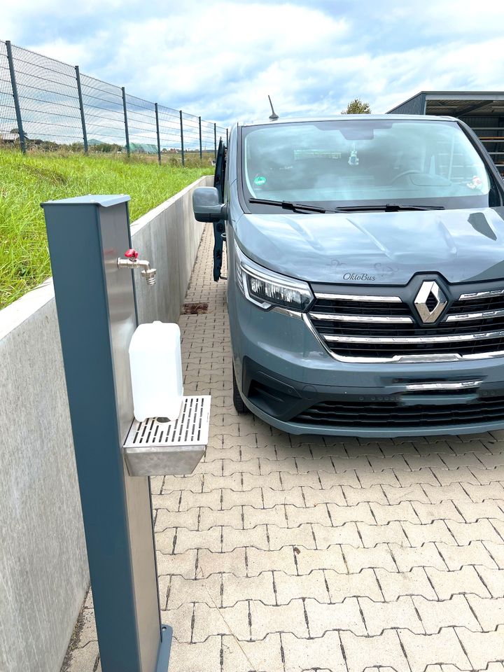 Stele Säule Campingplatz Stellplatz Versorgung Wasser Strom EAuto in Burgwald