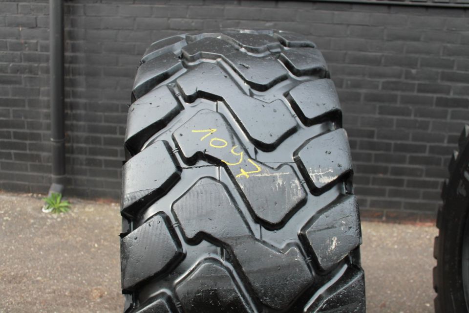 23.5r25 Firestone MultiBlock T 26mm Topzustand! 2 stuck! in Gangelt