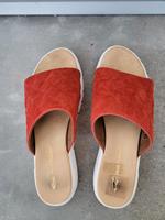 Tolle HUSH PUPPIES ❤️ Gr. 39 Sandalen, Schuhe, rostrot, Plateau Frankfurt am Main - Heddernheim Vorschau