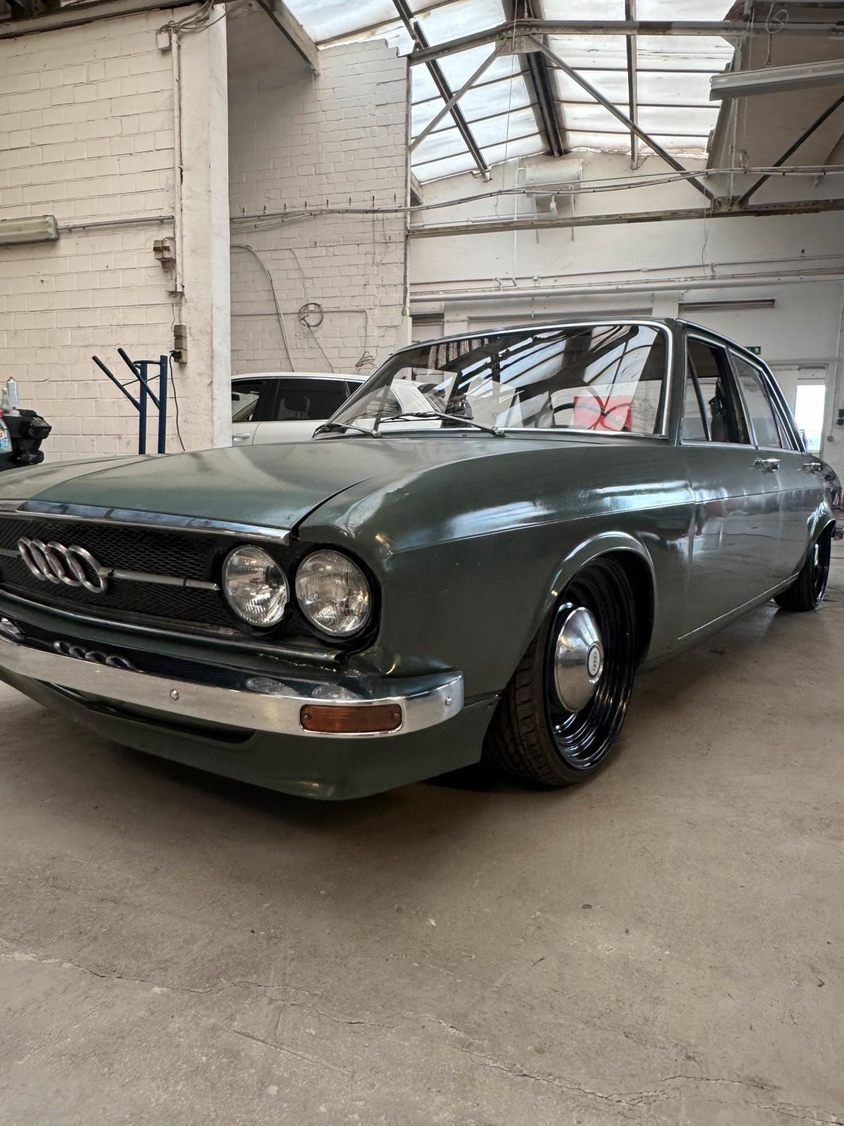 Abbildung des Autos Audi 100 C1 Limo TIEF BR…