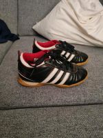 Adidas Hallenschuhe Gr 29/30 Niedersachsen - Schöningen Vorschau