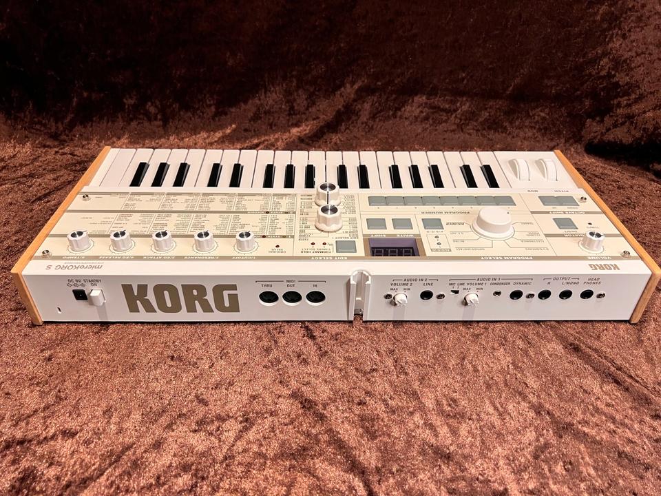 Korg MicroKORG S weiß (Analog Modeling Synthesizer/Vocoder) in Fuldatal
