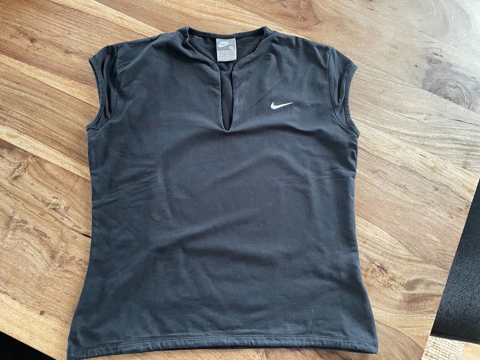 Nike Shirt Gr. 176 (Kindergrösse) in Neuendettelsau