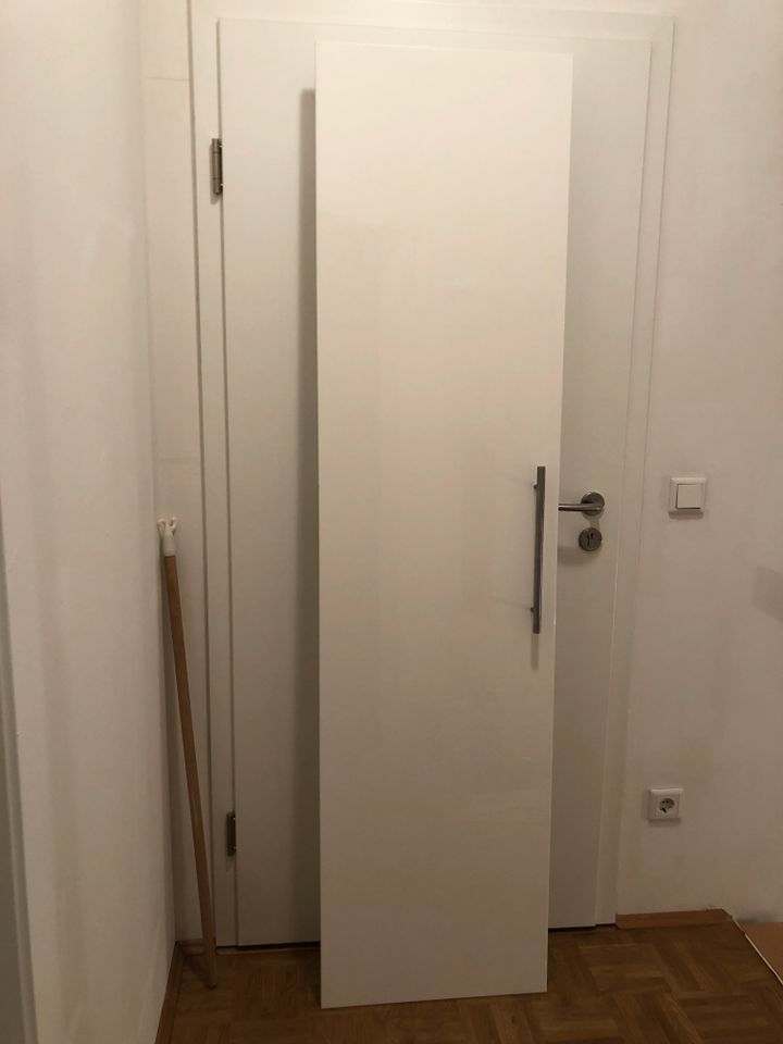IKEA - 3 Türen mit Scharnieren, Hochglanz weiß, 50 x 195 cm in Amberg