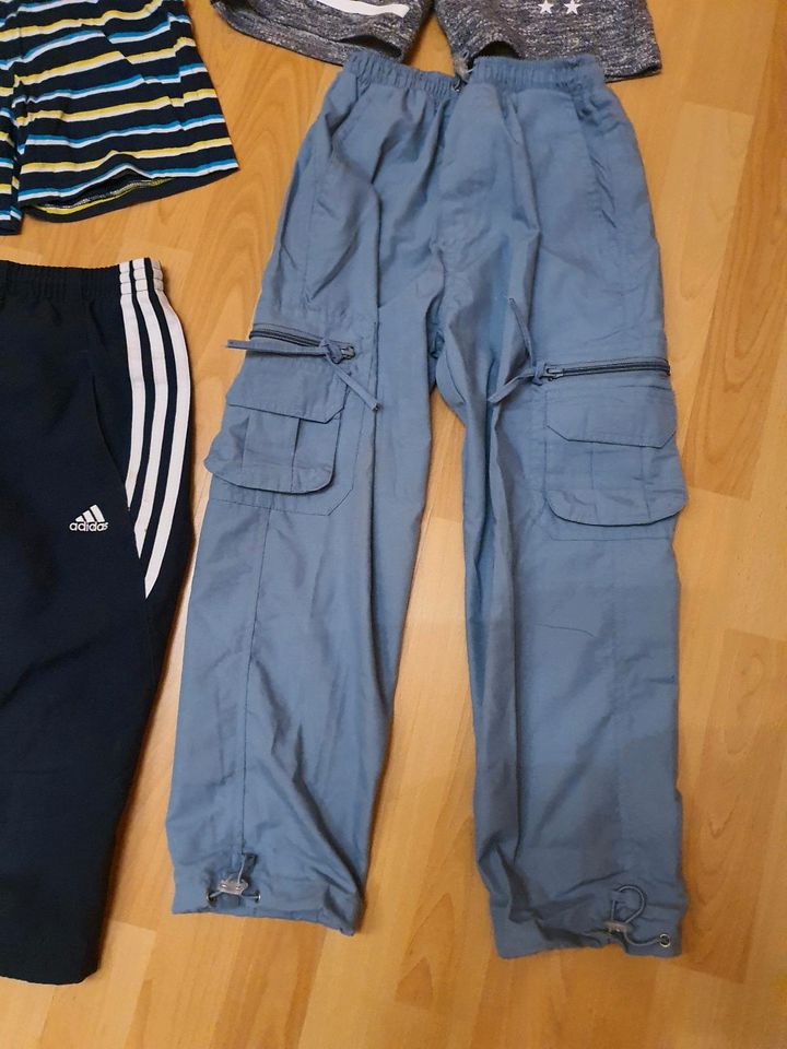 Kinder Hosen Shorts kurz Adidas Tom Tailor 10 Paar Bekleidungspak in Berlin