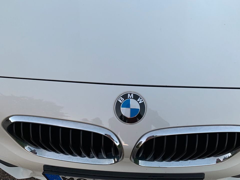BMW 118i 3 Türen weiß BJ 2018 advantage tüv neu2/26 in Neudenau 