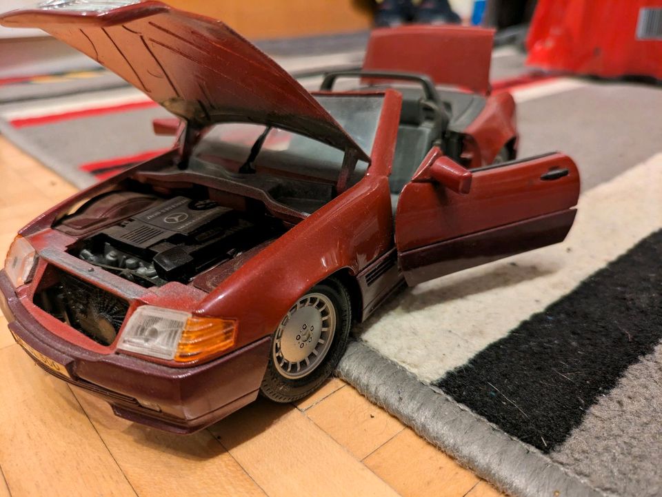 Mercedes  1,:18. 180 sl rot in Obernburg