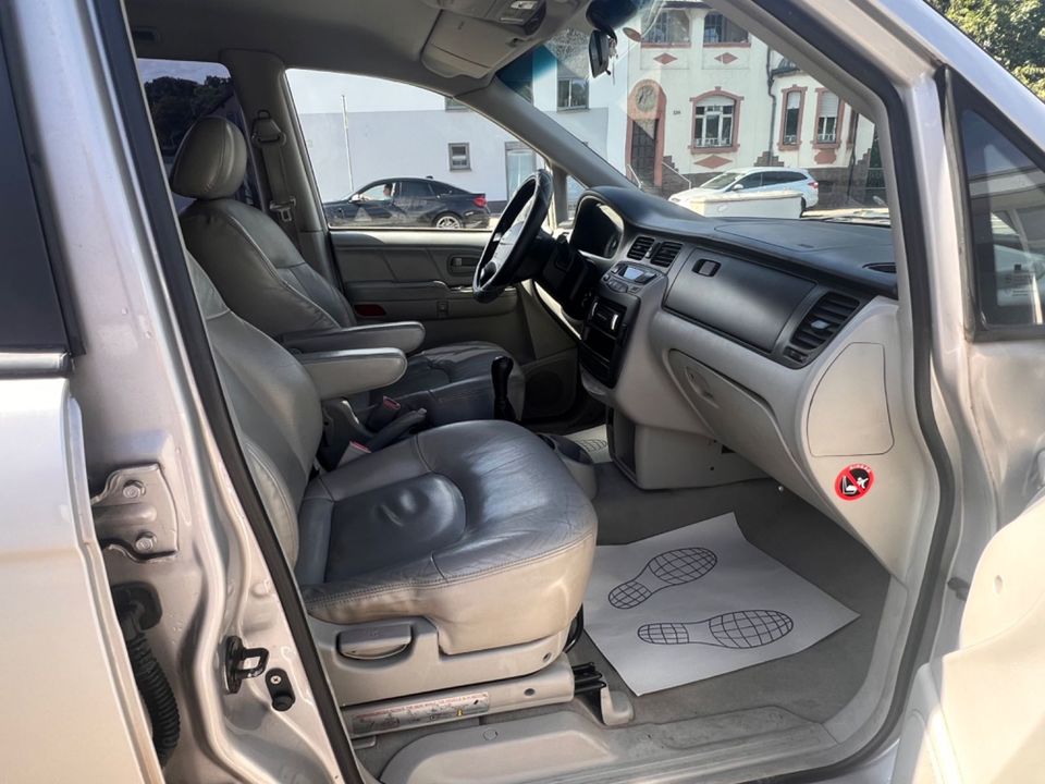 Hyundai Trajet 2.0 CRDi GLS  Klima+Leder+7Sitzer in Völklingen