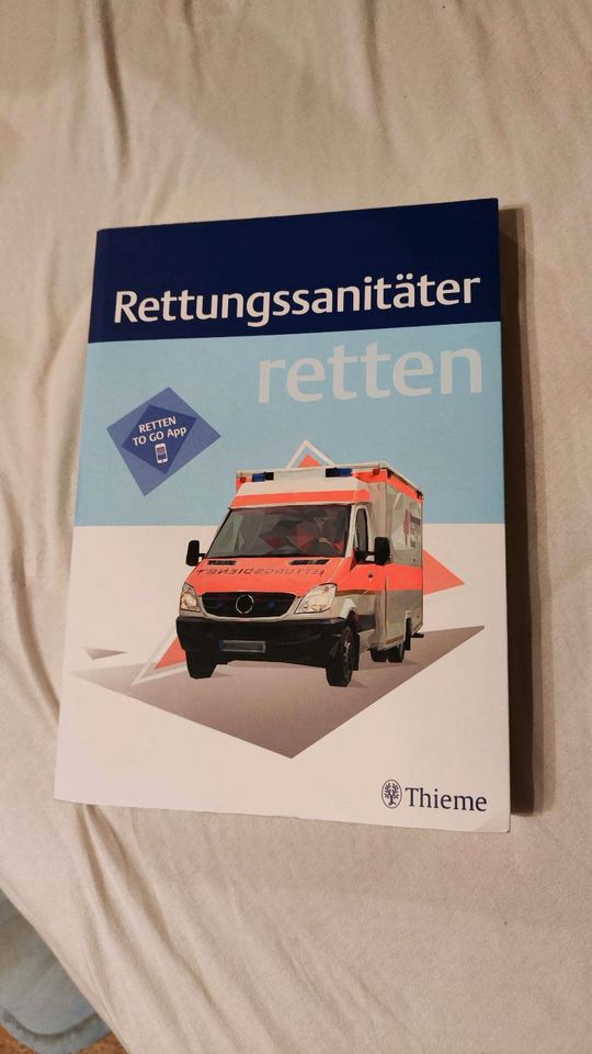 Rettungssanitäter retten Thieme Verlag in Immenhausen