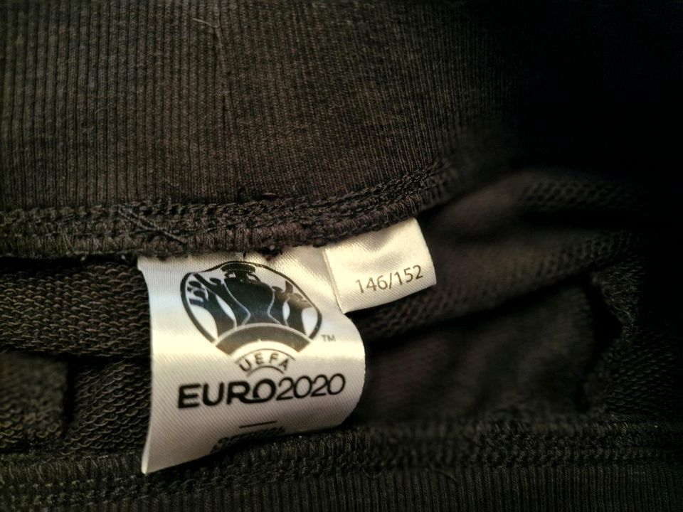 Shorts Kurze Hose Gr. 146/ 152 UEFA in Mertingen