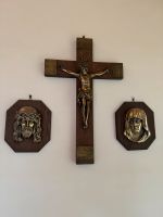 Schönes antikes Wandkreuz mit 2 Wandbildern ( Jesus / Maria) Bayern - Essenbach Vorschau