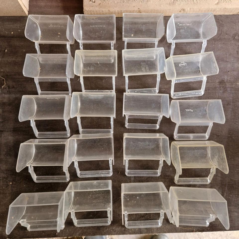 20 Plastiknäpfe für Zuchtboxen Vogelkäfige in Schortens
