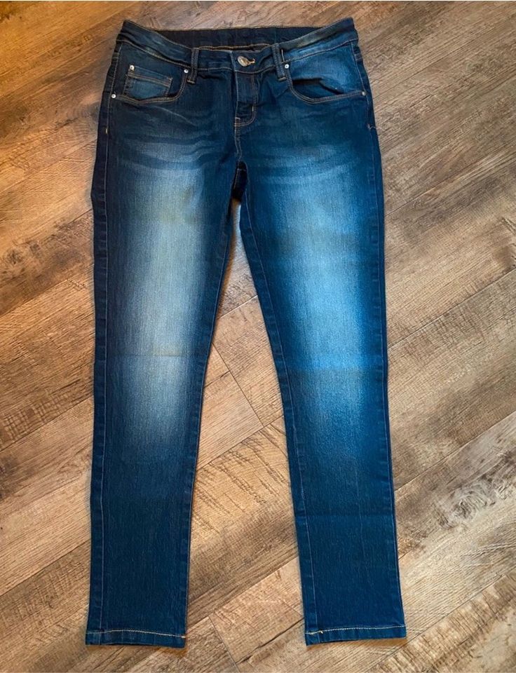 Jeanspaket Damen Damenpaket 40/L Jeans Hosen Pulli Shirt in Haiger