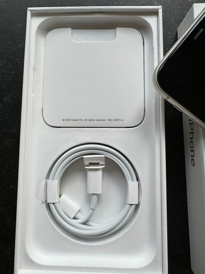 iPhone 11 Apple 128 GB Polarstern in Neunkirchen a. Brand