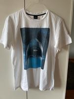 Hugo Boss T-Shirt in Weiß mit Hai Logo (Größe L) Frankfurt am Main - Rödelheim Vorschau