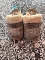 UGG Schlappen Gr.38/Schuhe/Hausschuhe Nordrhein-Westfalen - Herford Vorschau
