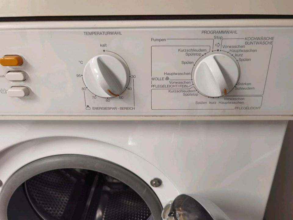 Miele waschmaschine 5kg sehr guter Zustand in Warburg