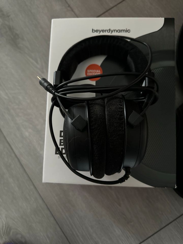 Beyerdynamic DT880 Black Edition 250 Ohm + Tasche in Hannover