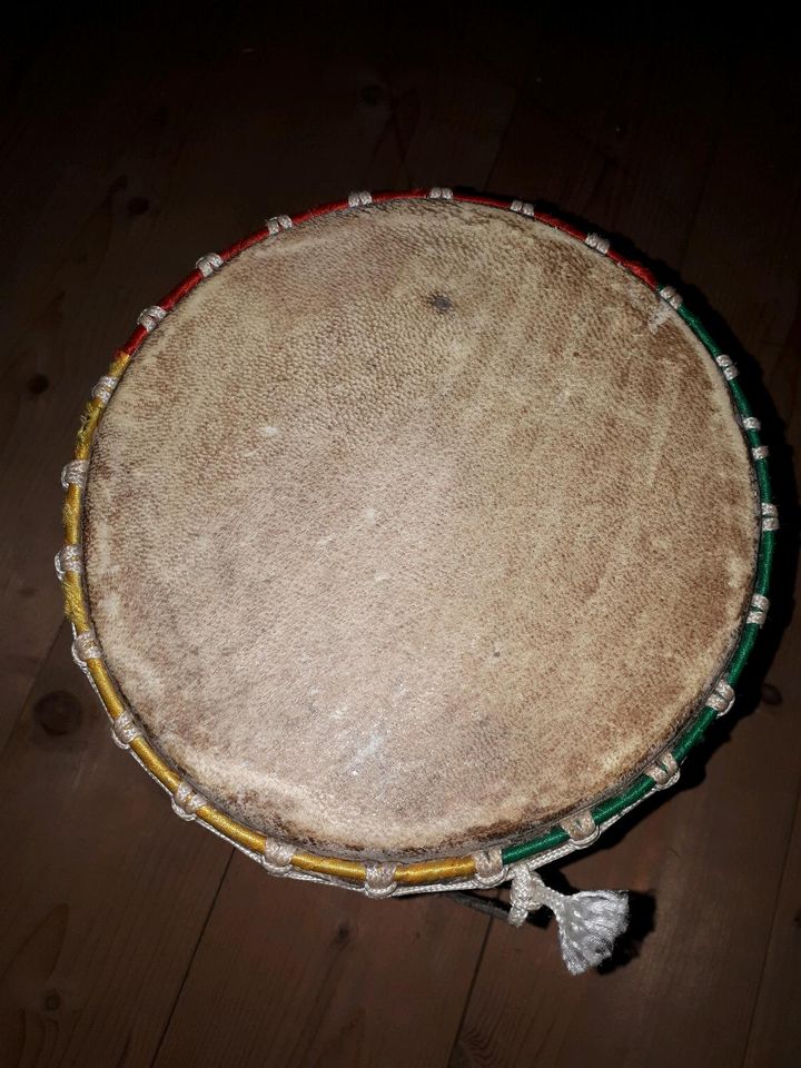 Kleine Holztrommel afrikanischer Stil in Lommatzsch