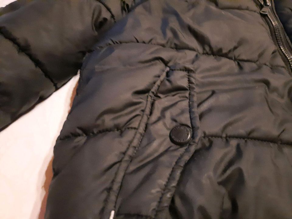 Jungen Winterjacke schwarz von Michael Kors Größe 122 in Wirschweiler