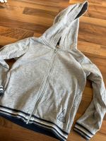 Q/S S.Oliver Sweatjacke mit Kapuze 128/134 (122) grau Nordrhein-Westfalen - Mülheim (Ruhr) Vorschau