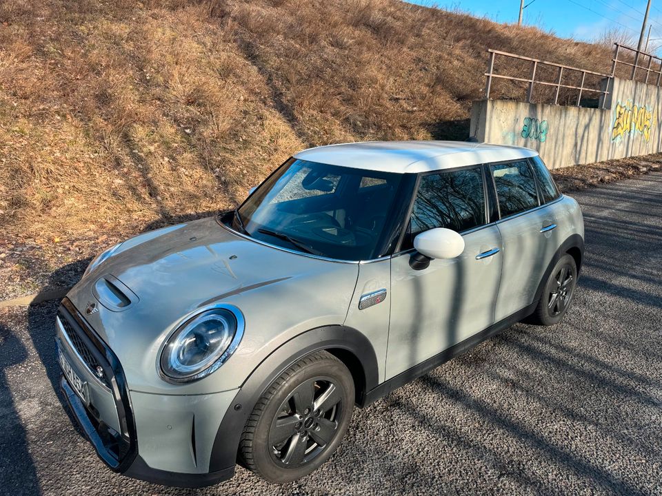 Mini Cooper S 5-Türer 8-fach bereift Vollausstattung HeadUp MwSt in Chemnitz