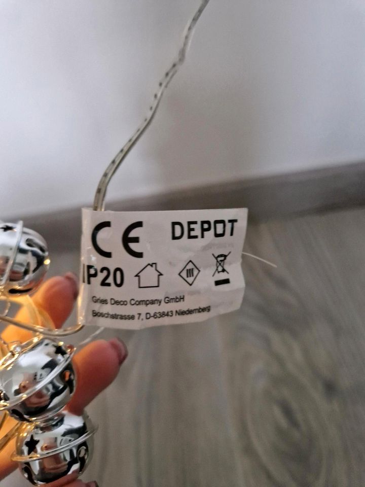 LED Lichterkette mit Rasselkugeln Depot ca 120cm Leuchtkette Deko in Helvesiek