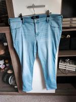 Hellblaue Jeans von Hollister / w35 l26 Sachsen - Bautzen Vorschau