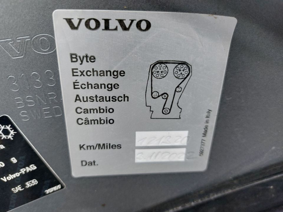 Volvo XC 60 XC60 Momentum 2WD in Eggenstein-Leopoldshafen